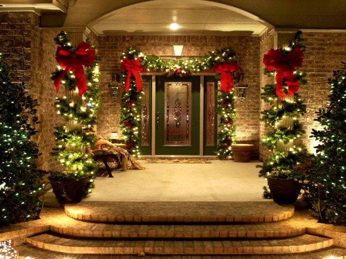 Outdoor christmas decor for windows