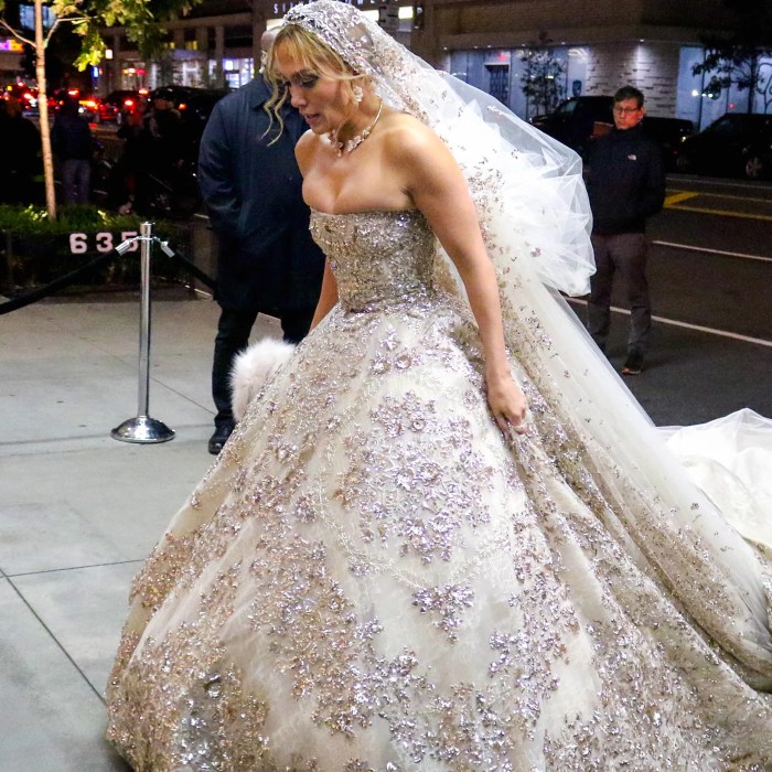 Jennifer lopez wedding dress in wedding planner