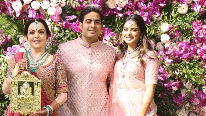 Isha ambani wedding dress price