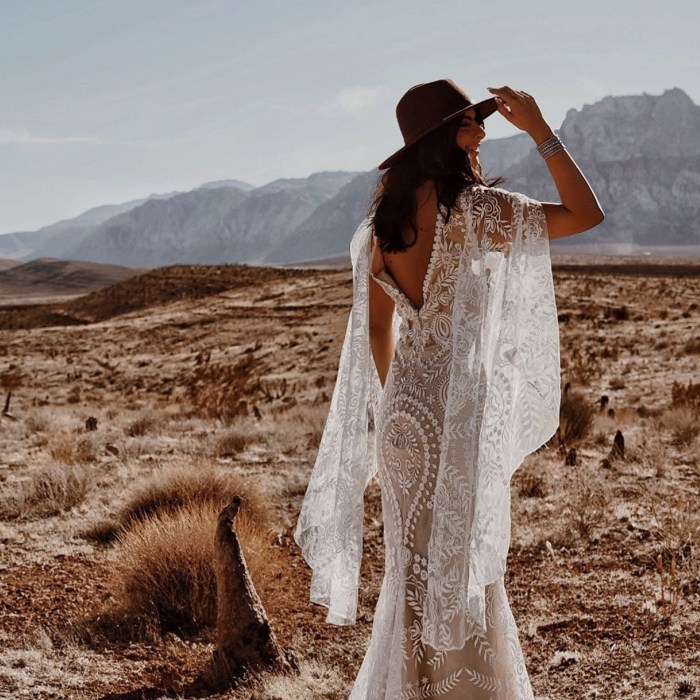 Inexpensive boho wedding dress